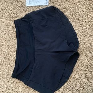 NWOT Lululemon HR speed up shorts size 4 black